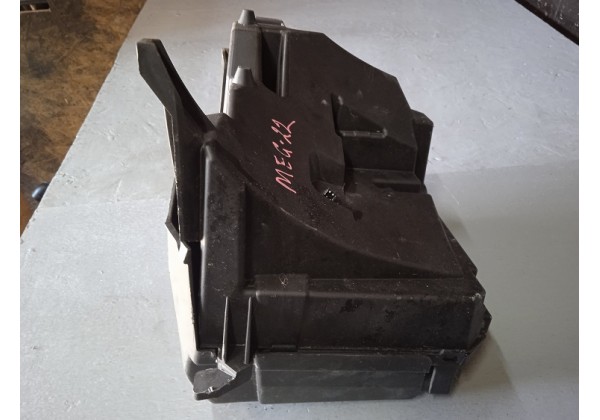 Корпус блока запобіжників Renault Megane II, Scenic II, 8200356339, 8200356337